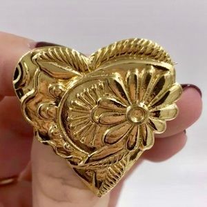 RARE SIGNED LAUREL BURCH GLD TONE HEART BROOCH PIN